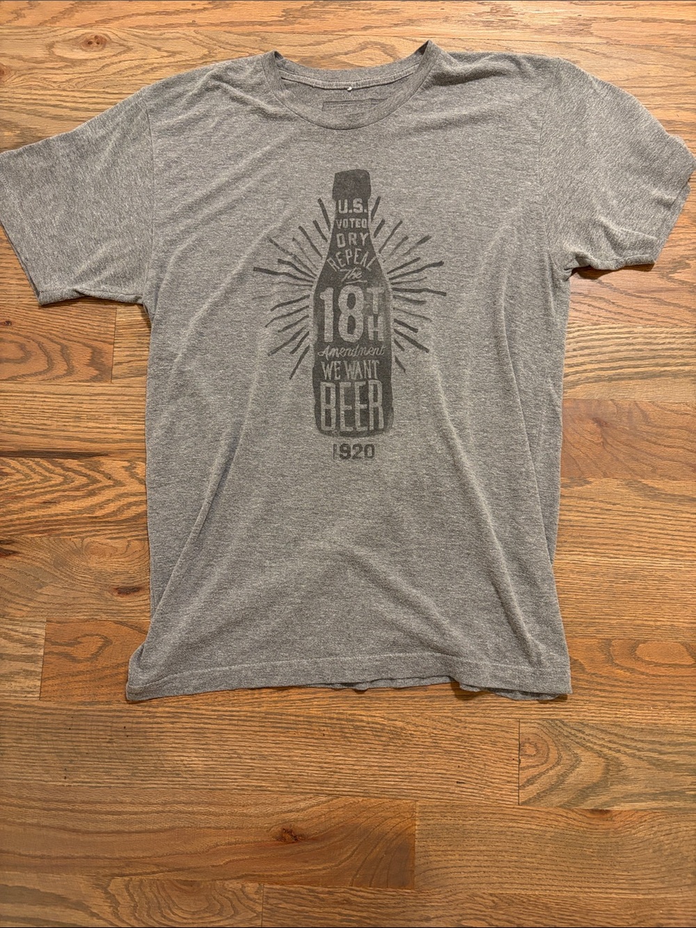 Men’s vintage tee size M GUC